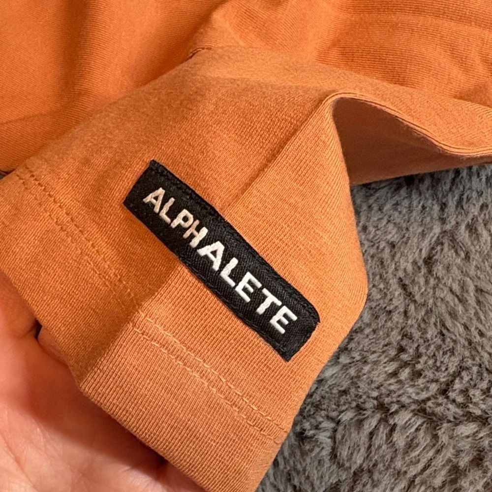 NWT Alphalete Women's Short Sleeve Crop Tee - Picture 3 of 5
